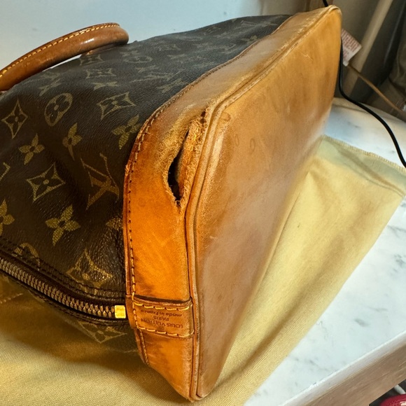 Louis Vuitton Brown Monogram Handbag - Picture 7 of 16